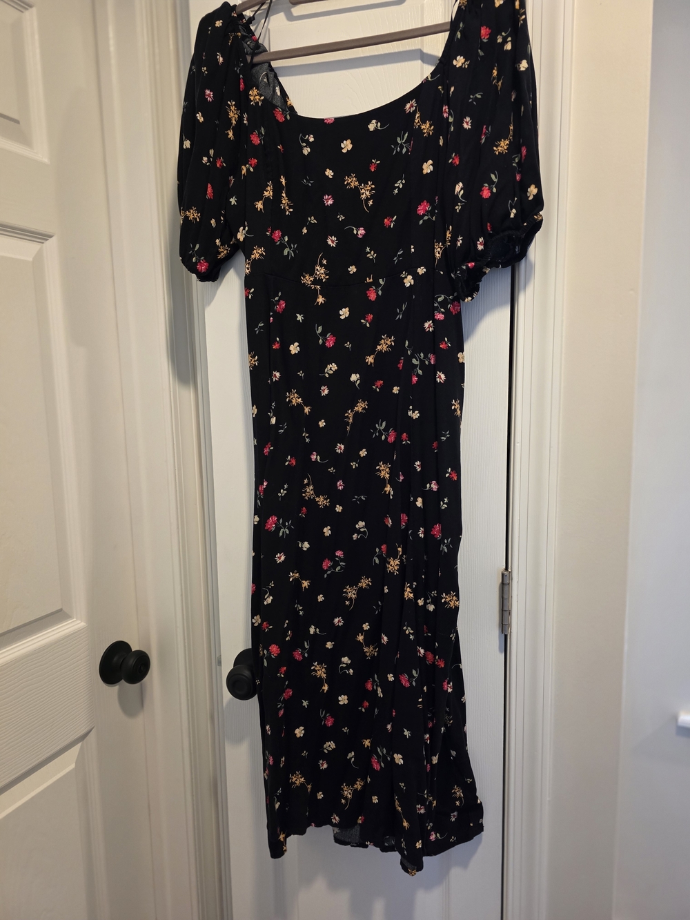 Black Floral Smocked Midi Dress - Picture 4 of 5